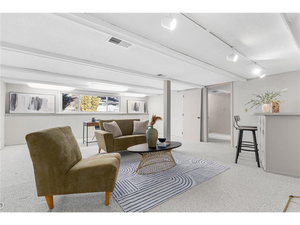 1056 Brooks Avenue W Roseville MN 55113 7031108 image22