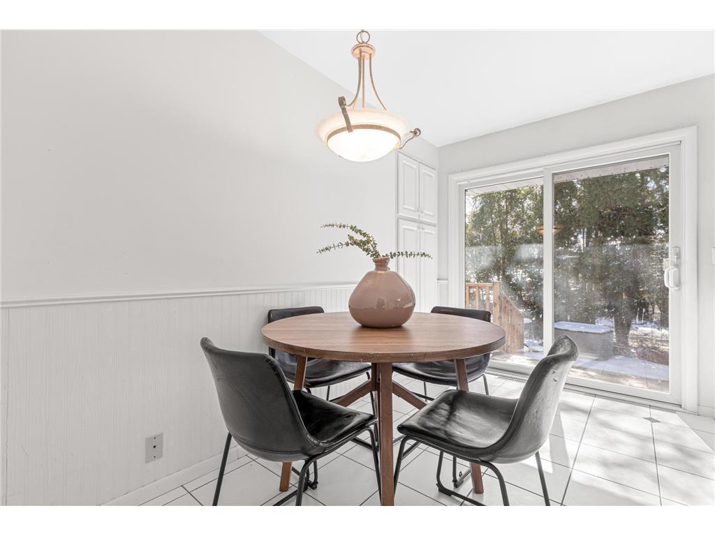 1056 Brooks Avenue W Roseville MN 55113 7031108 image24