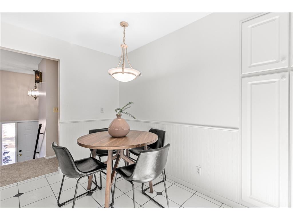 1056 Brooks Avenue W Roseville MN 55113 7031108 image25