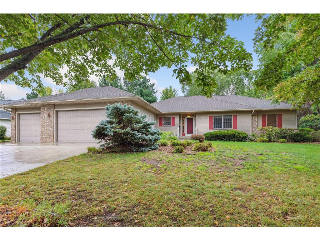 1056 E 6th Street New Richmond WI 54017 6413945 image1