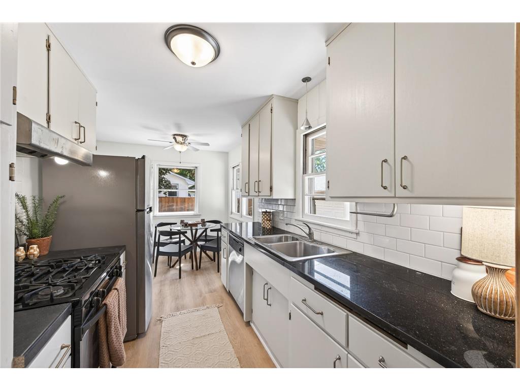 1056 Glenhill Road Shoreview MN 55126 7087232 image12