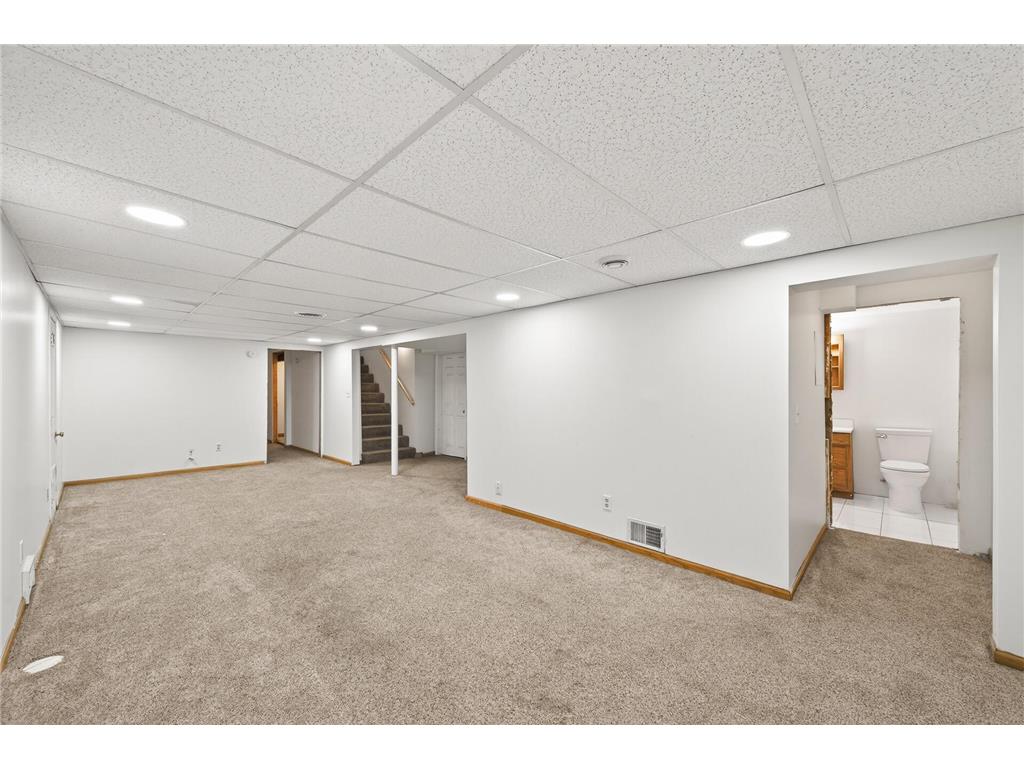 1056 Glenhill Road Shoreview MN 55126 7087232 image19