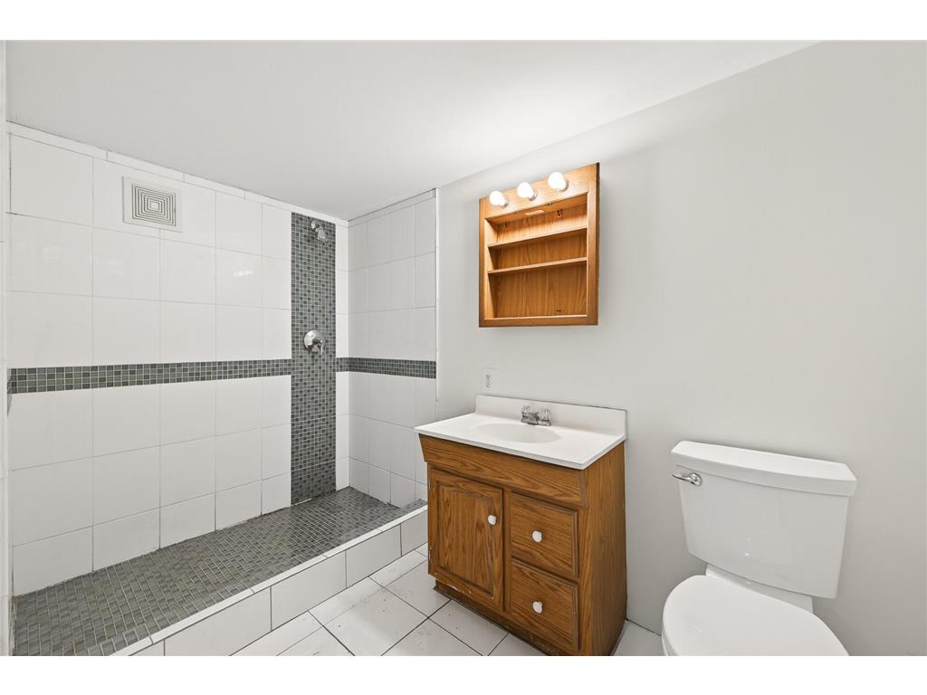 1056 Glenhill Road Shoreview MN 55126 7087232 image20