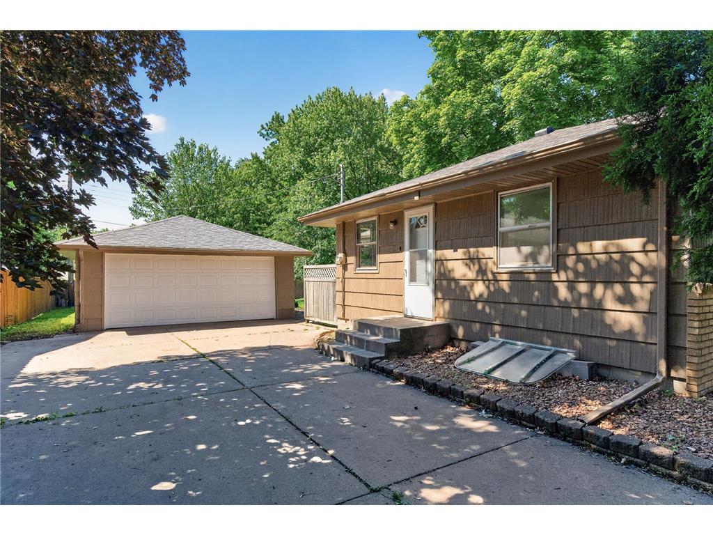 1056 Glenhill Road Shoreview MN 55126 7087232 image24