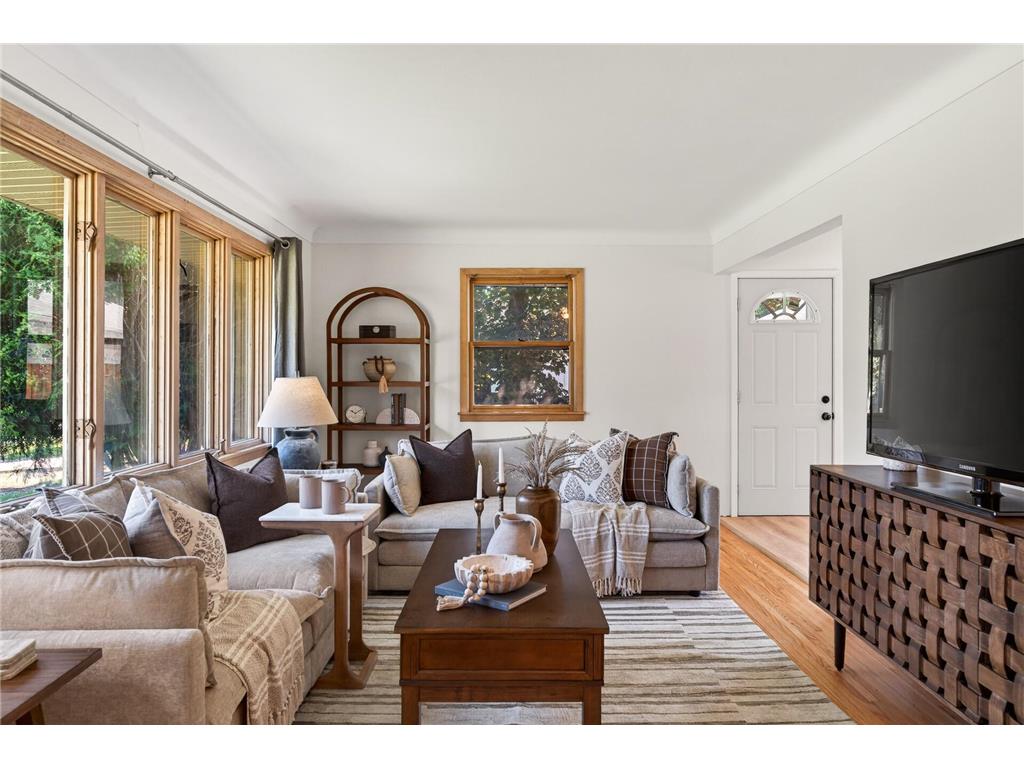 1056 Glenhill Road Shoreview MN 55126 7087232 image3