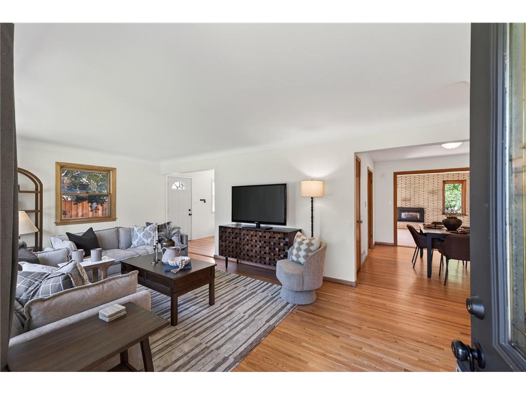 1056 Glenhill Road Shoreview MN 55126 7087232 image5