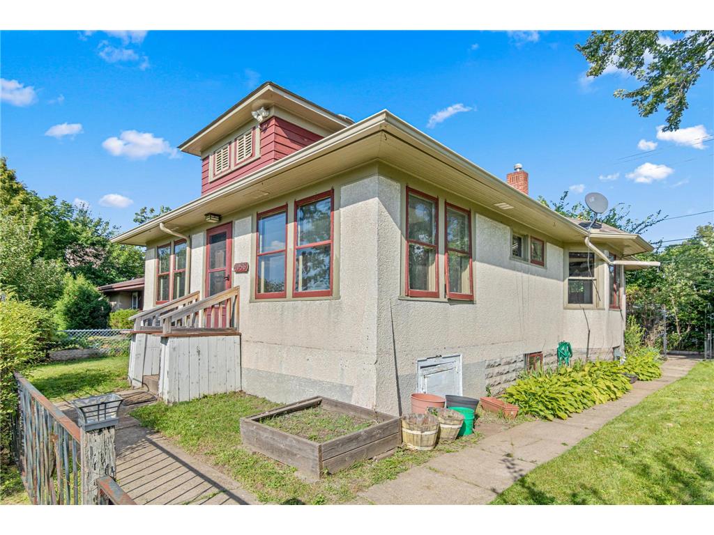 1056 Lexington Parkway N Saint Paul MN 55103 6777887 image1