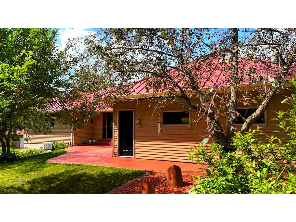 1057 E River Drive River Falls WI 54022 6675911 image1