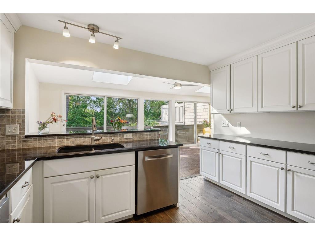 1058 Cedar View Drive Minneapolis MN 55405 7062703 image10