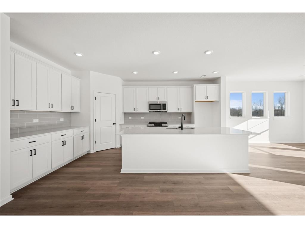 10586 Harbor Lane N Maple Grove MN 55369 7028341 image1