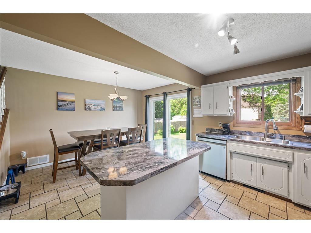 10590 Drake Street NW Coon Rapids MN 55433 6763983 image10