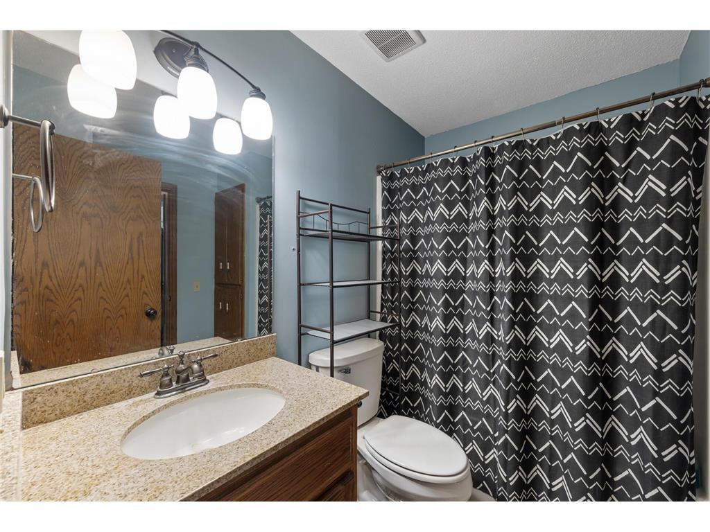 10590 Drake Street NW Coon Rapids MN 55433 6763983 image25