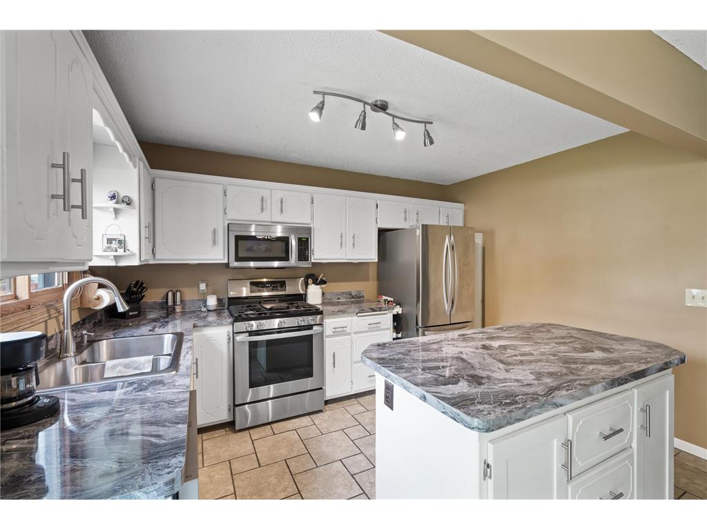 10590 Drake Street NW Coon Rapids MN 55433 6763983 image6