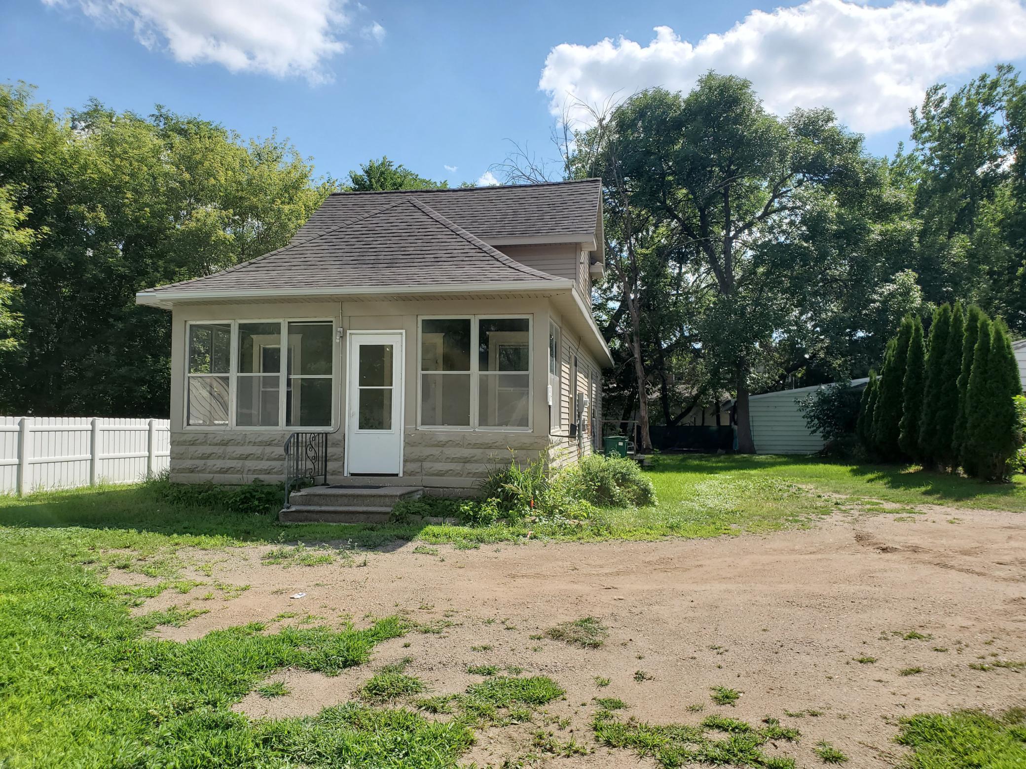 106 1/2 N 1st Street, Marshall, MN, 56258 MLS 5738277 Edina Realty