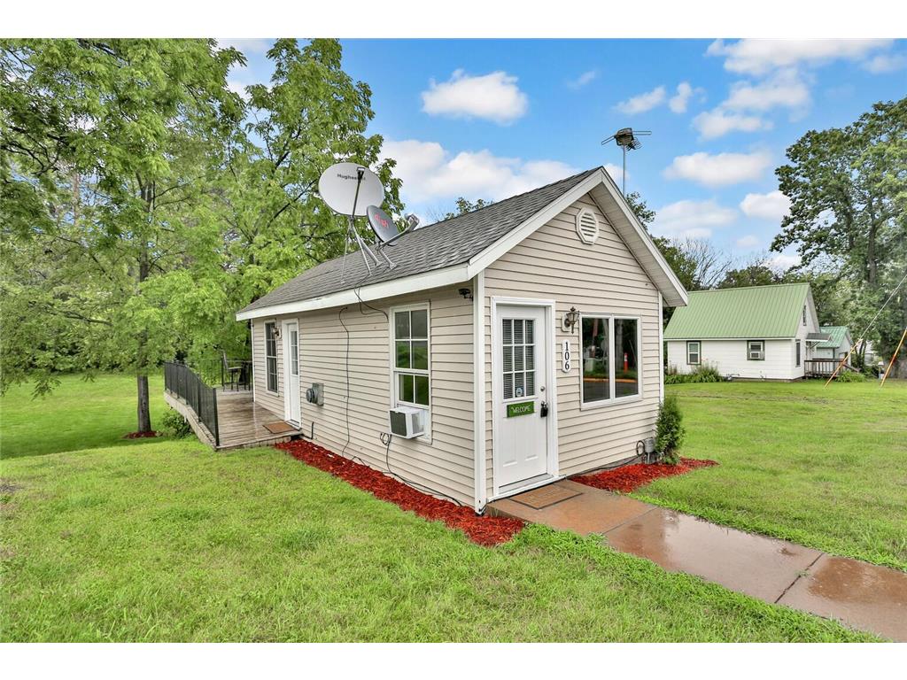 106 2nd Avenue NW Balsam Lake WI 54810 - Balsam Lake 6581640 image1