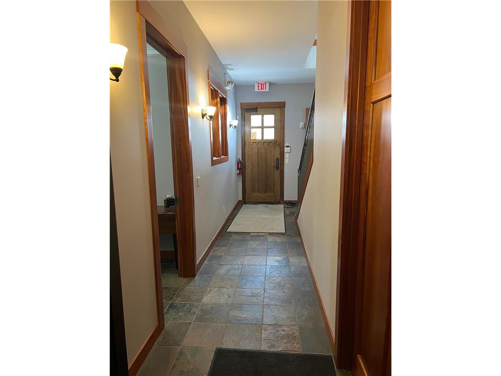 106 Broadway Avenue S, Wayzata, MN, 55391 MLS 6337085 Edina Realty