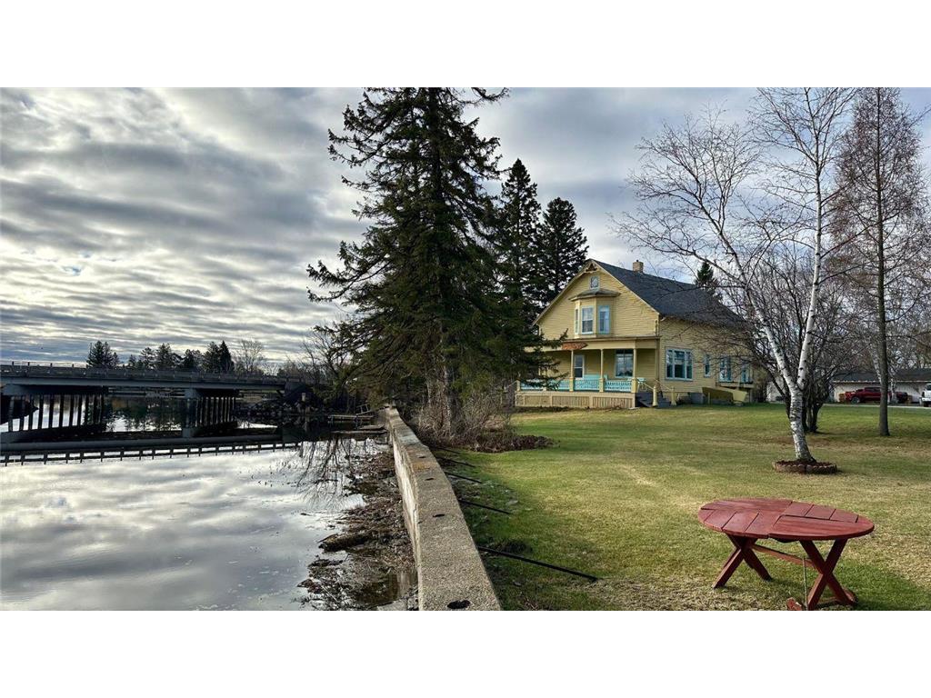 106 Dale Avenue SW Warroad MN 56763 - Warroad River - West Branch 6537654 image1