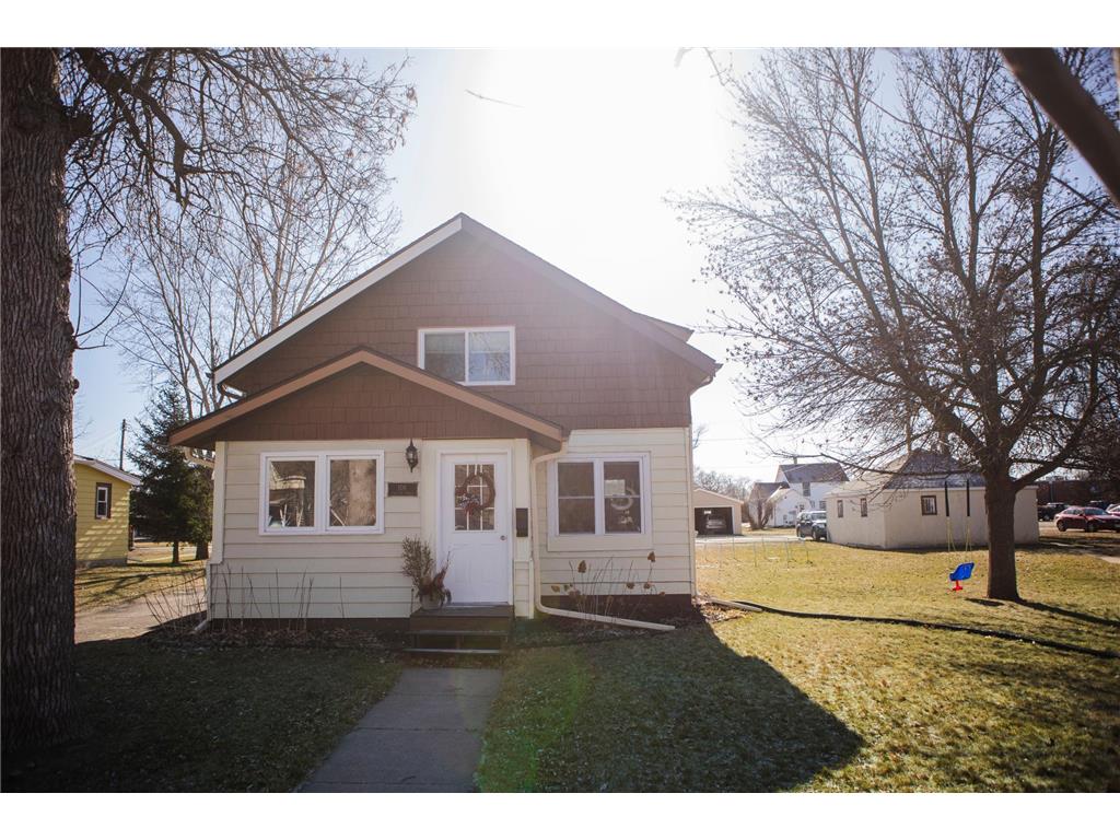 106 E 8th Street Morris MN 56267 6496257 image1