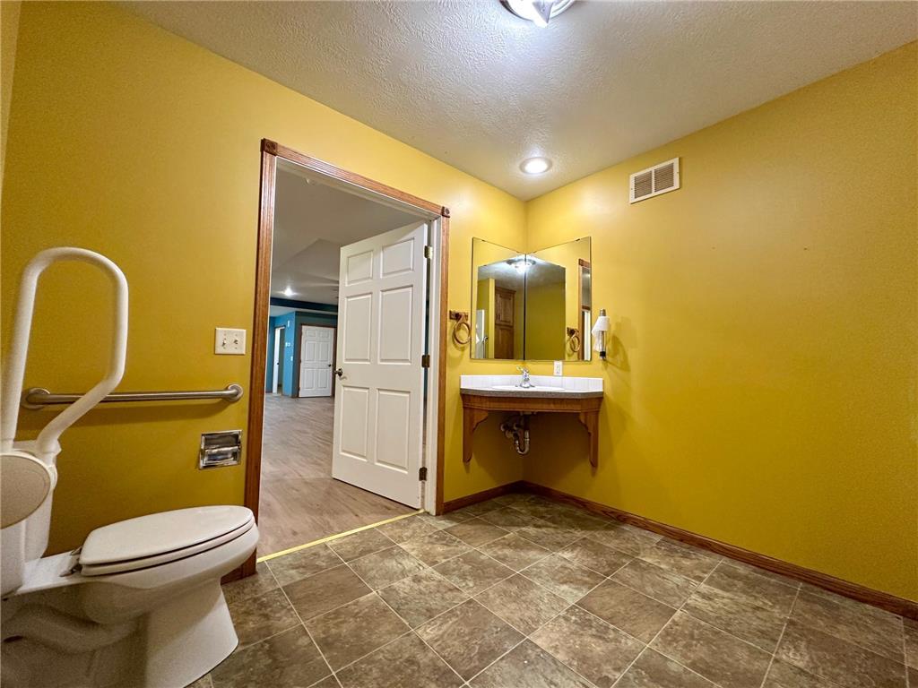 106 E Christensen Drive Luverne MN 56156 6800016 image20