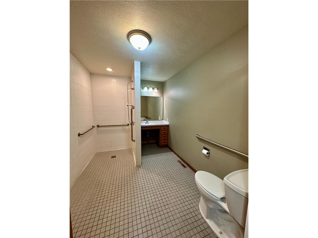 106 E Christensen Drive Luverne MN 56156 6800016 image7