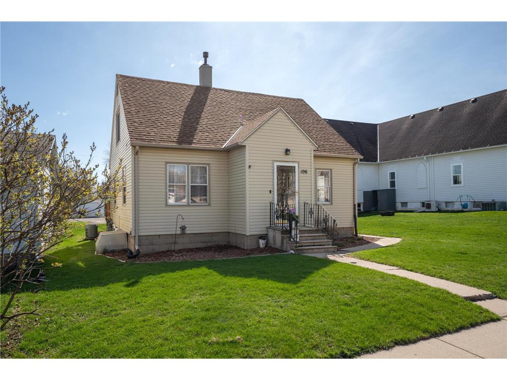 106 N 4th Street Goodhue MN 55027 7046121 image1