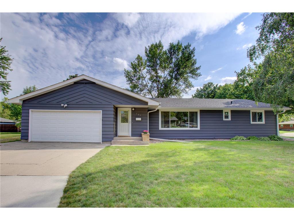 106 Northwoods Avenue NE, Hutchinson, MN 55350 MLS 6247684 Edina