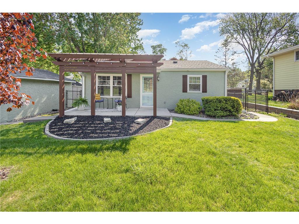 1060 Esther Lane Mendota Heights MN 55118 6710370 image1