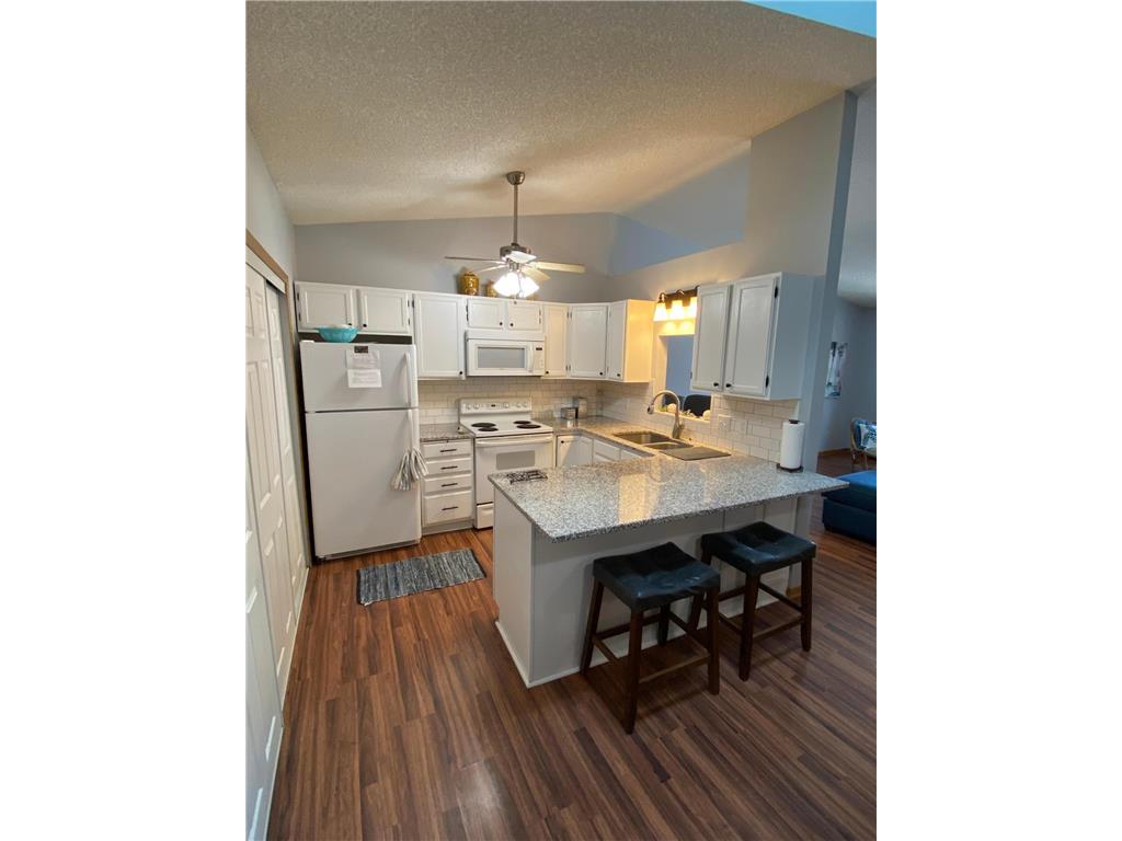 1060 Pond View Court Vadnais Heights MN 55127 6825160 image1