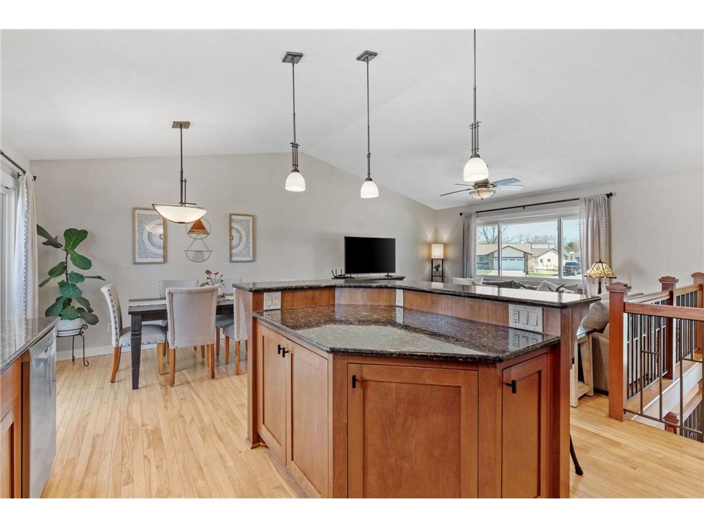 10600 Wyoming Road S Bloomington MN 55438 7047289 image10