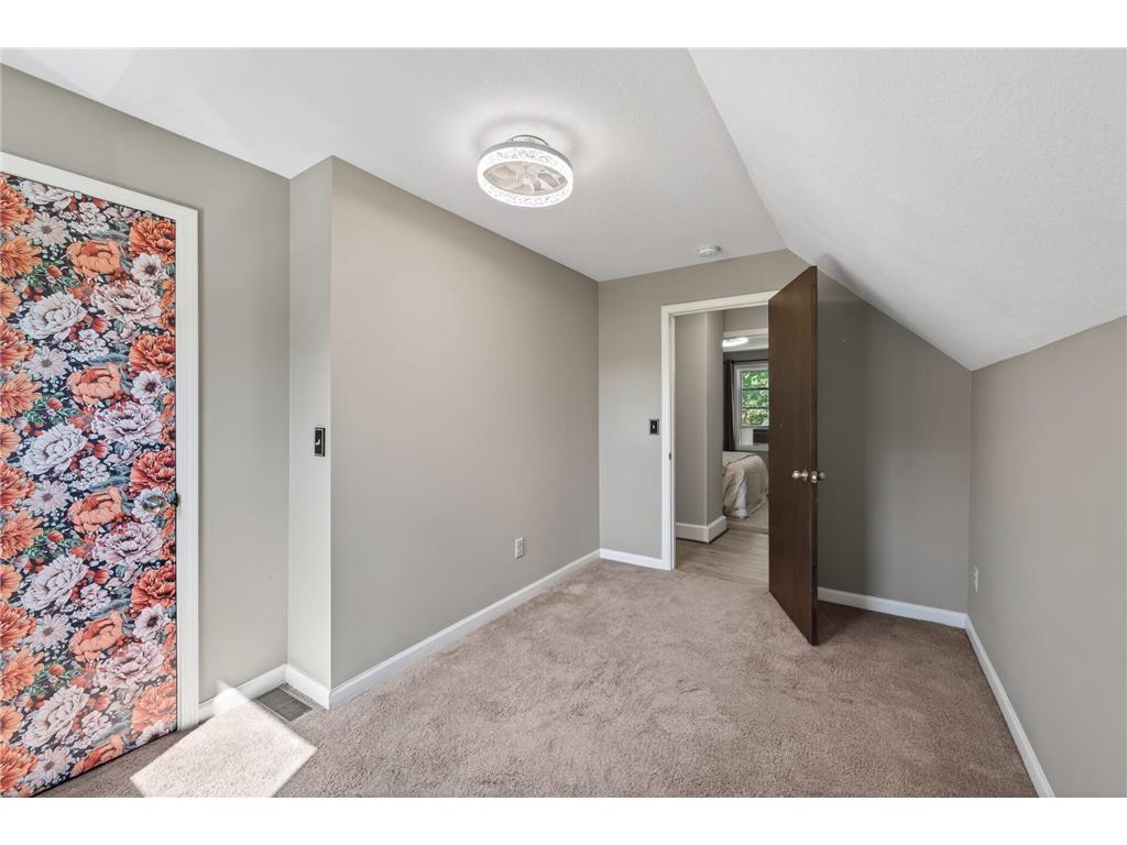 1061 Ohio Street West Saint Paul MN 55118 7092008 image22