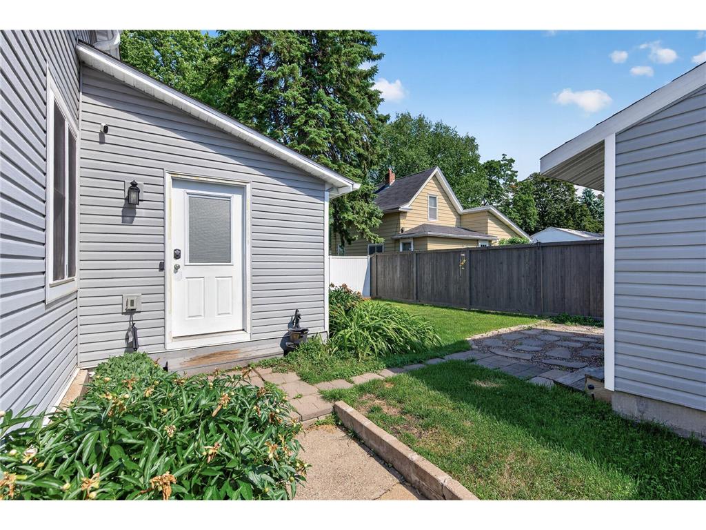1061 Ohio Street West Saint Paul MN 55118 7092008 image27