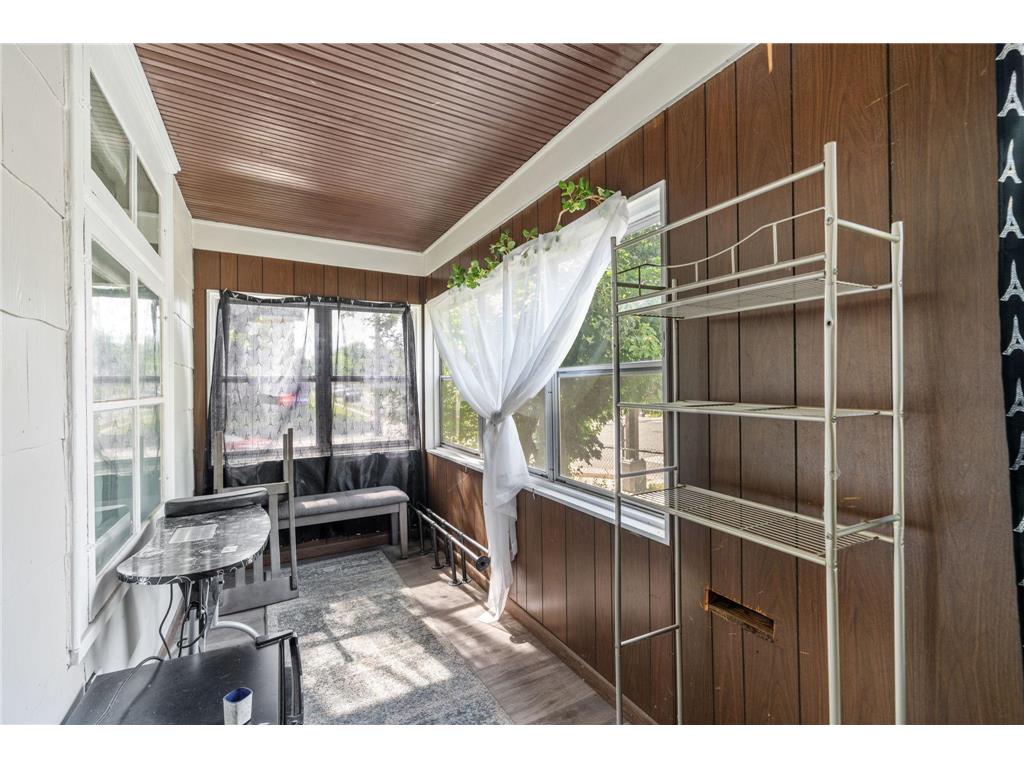 1062 Minnehaha Avenue E Saint Paul MN 55106 7087428 image2