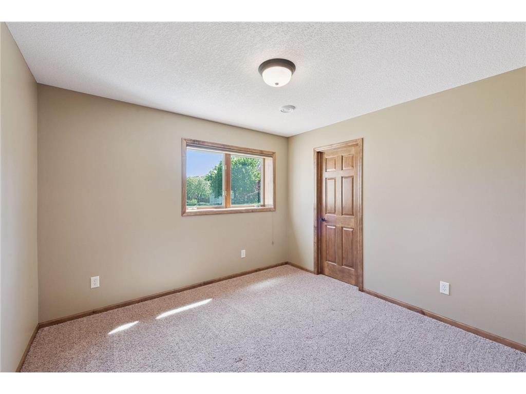 10627 Colorado Avenue N Brooklyn Park MN 55443 7070098 image40