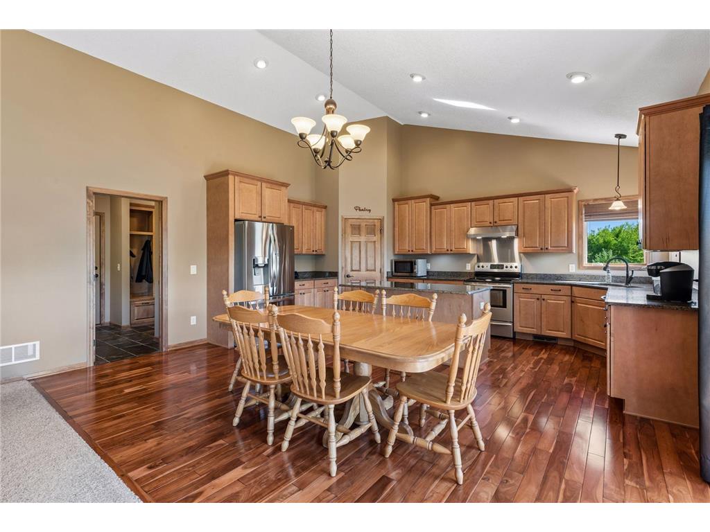 10627 Colorado Avenue N Brooklyn Park MN 55443 7070098 image6