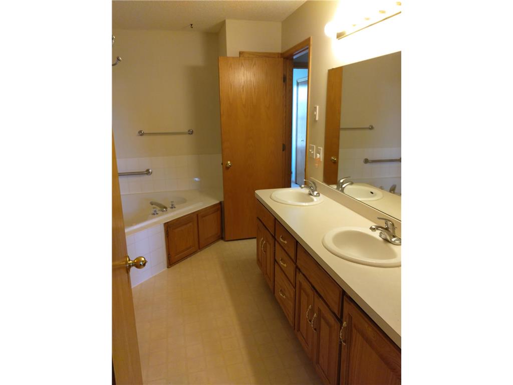 1063 Juniper Court Shakopee MN 55379 7088452 image19