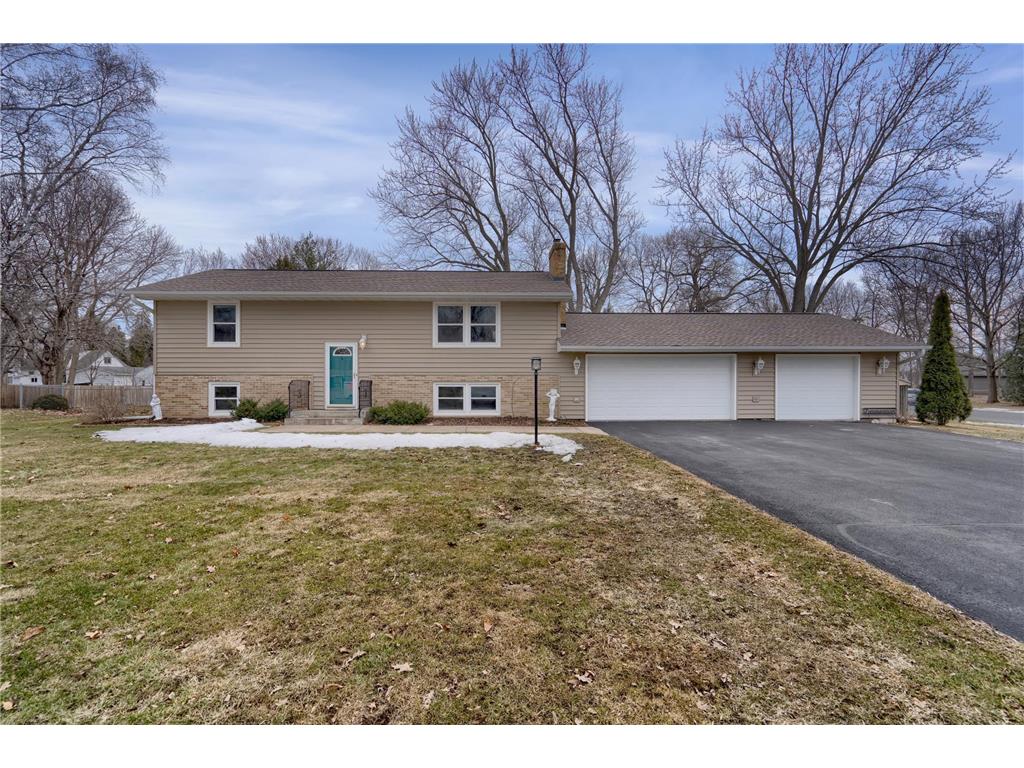 10635 Johnson Street, Chisago City, MN 55013 MLS 6170109 Edina Realty