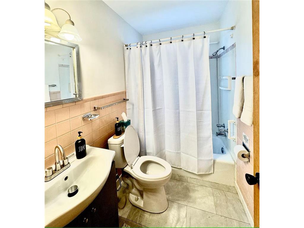 1064 Glenhill Road Shoreview MN 55126 7025114 image4