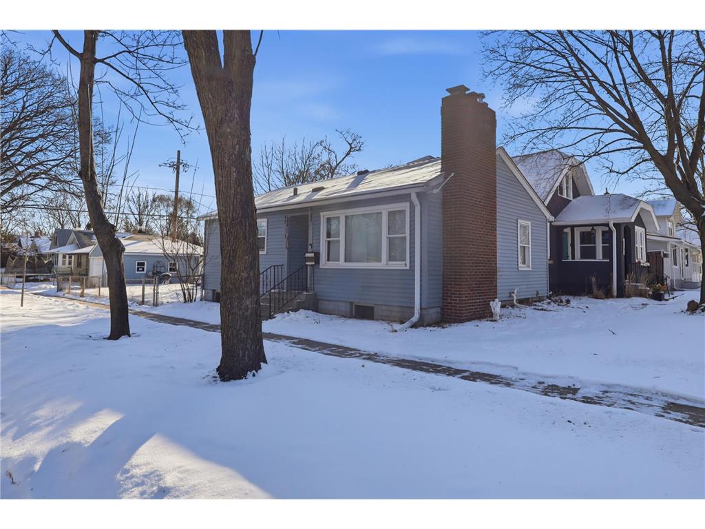 1064 Rose Avenue E Saint Paul MN 55106 7018144 image1