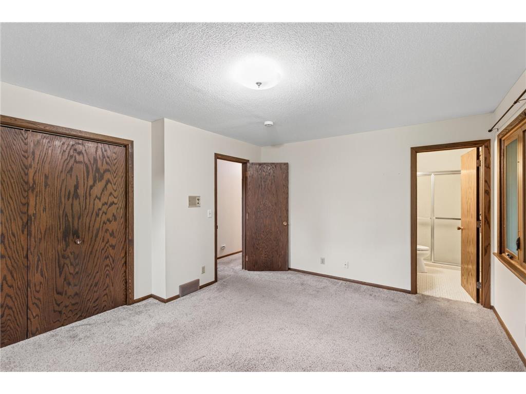 10647 Utica Road Bloomington MN 55437 7091076 image19