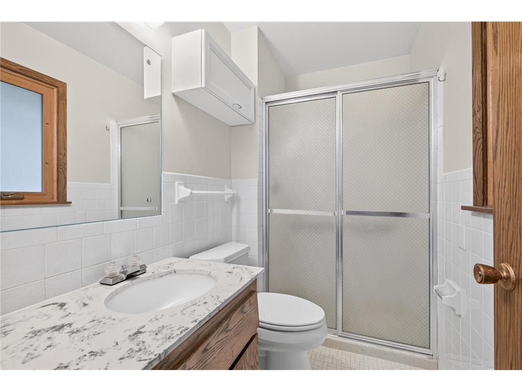 10647 Utica Road Bloomington MN 55437 7091076 image20