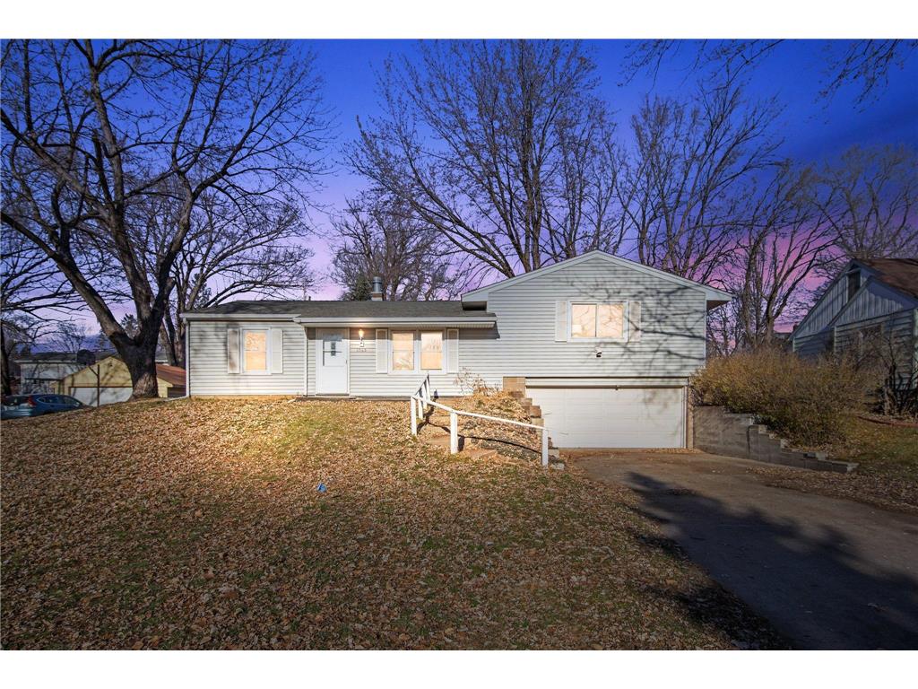 1065 Grandview Avenue W Roseville MN 55113 6469248 image1