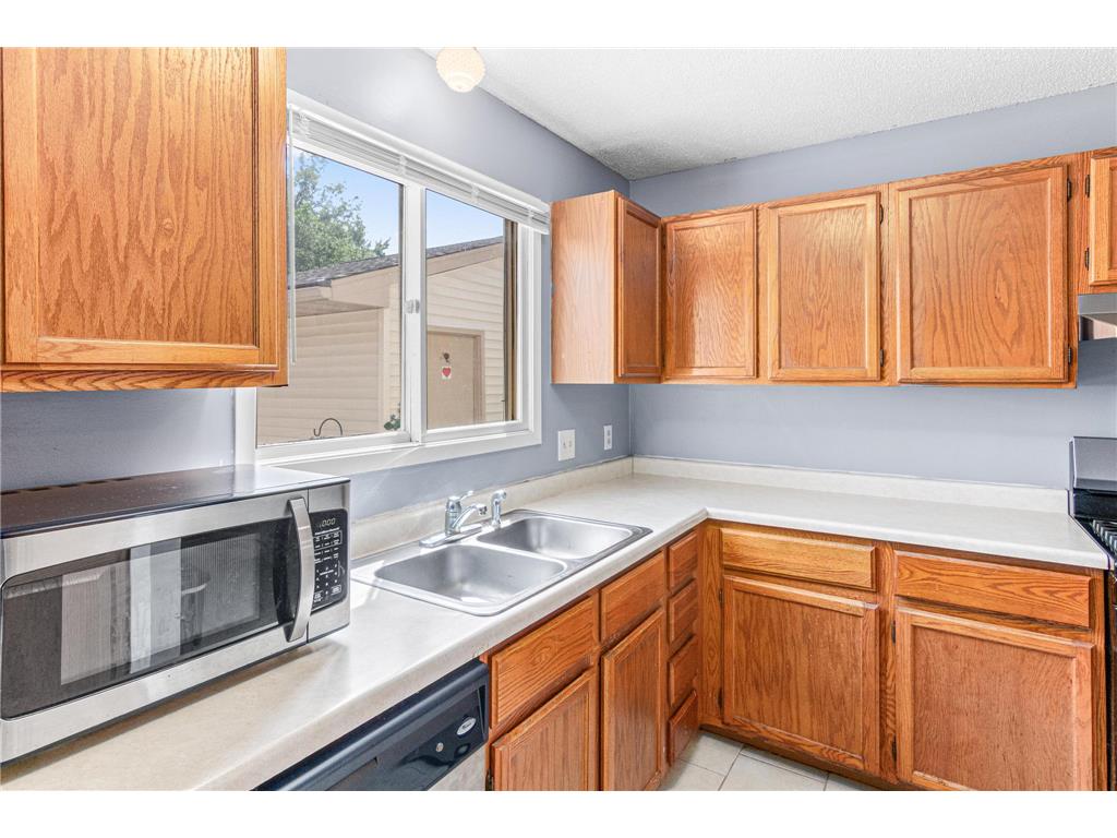 10658 Hummingbird Street NW Coon Rapids MN 55433 7006320 image4