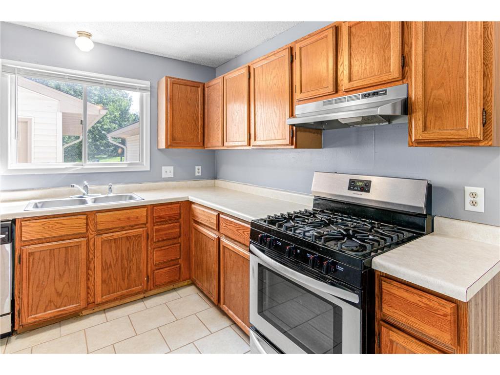 10658 Hummingbird Street NW Coon Rapids MN 55433 7006320 image6