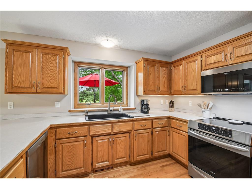 1066 Cripple Creek Pass Lino Lakes MN 55038 7092649 image4