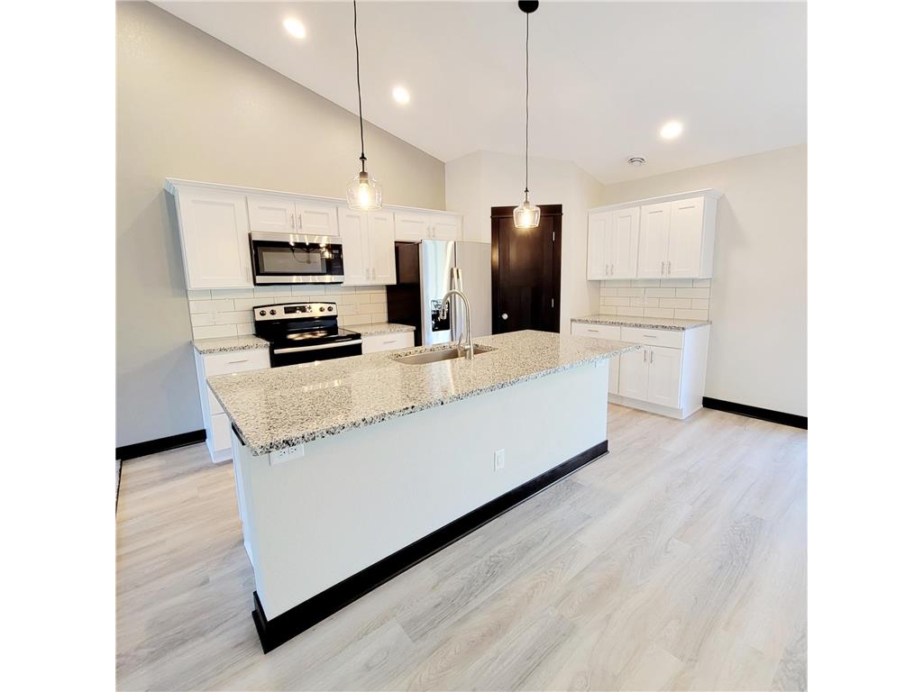 1066 Cullen Street Saint Peter MN 56082 7054185 image4