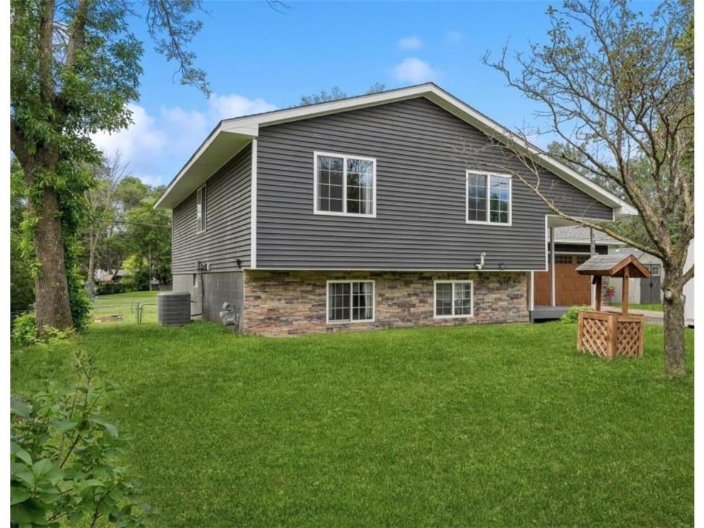 10665 Riverside Place N Brooklyn Park MN 55443 6554114 image1