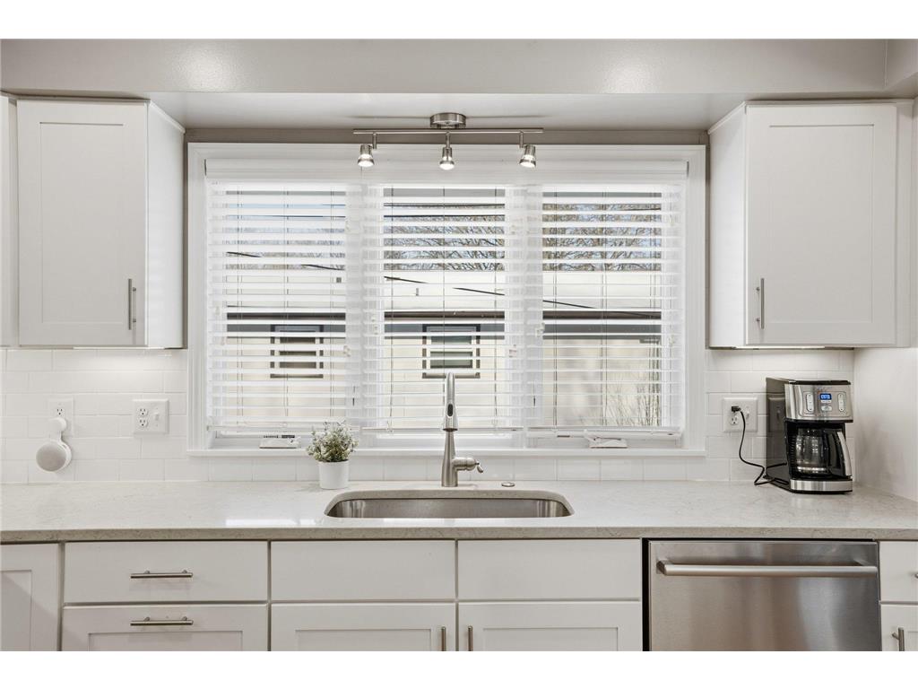 10666 Utica Road Bloomington MN 55437 7039946 image23