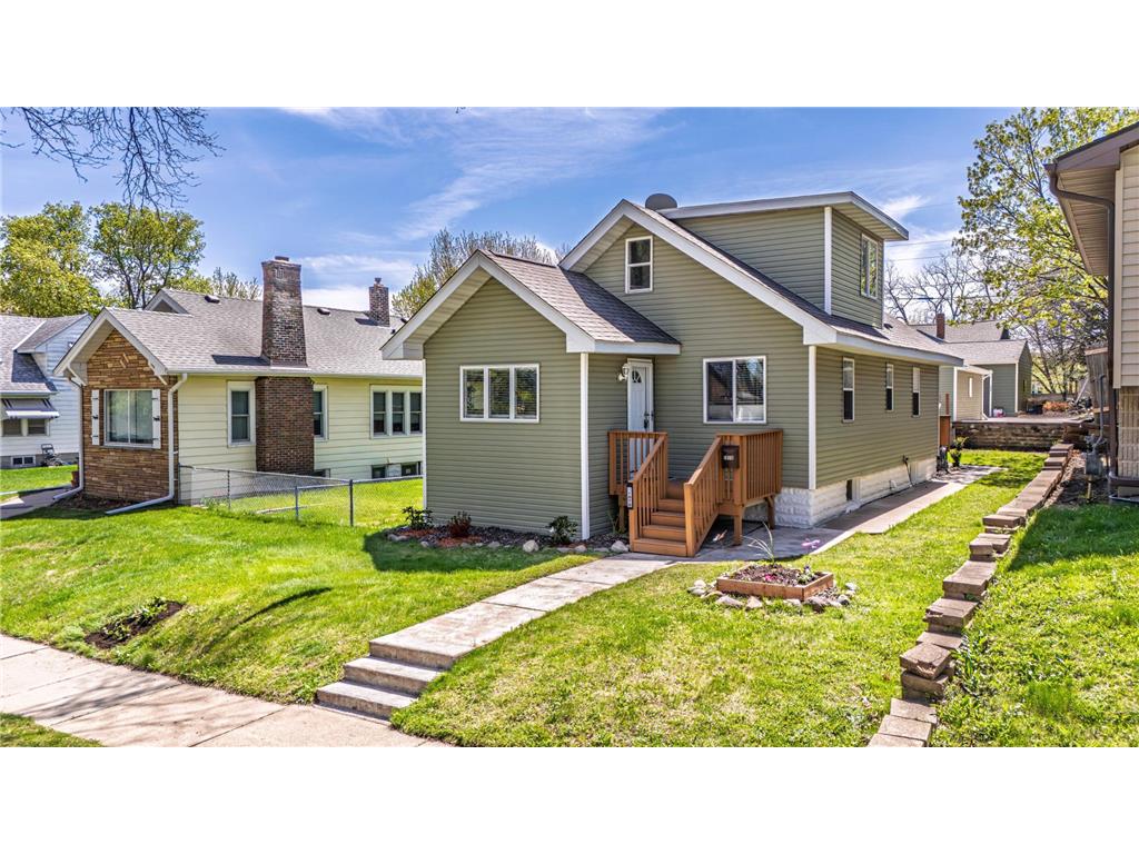 1076 Wilson Avenue Saint Paul MN 55106 7064825 image1