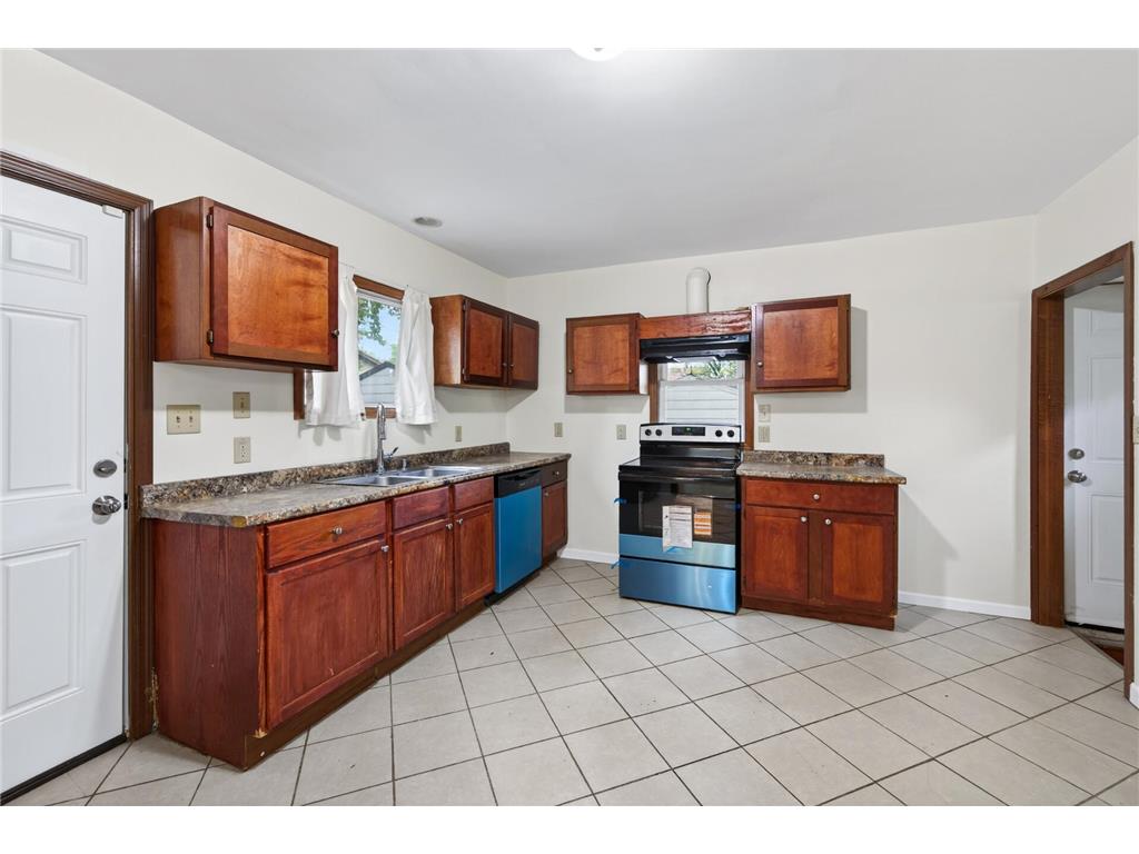 1067 Wilson Avenue Saint Paul MN 55106 7093546 image11