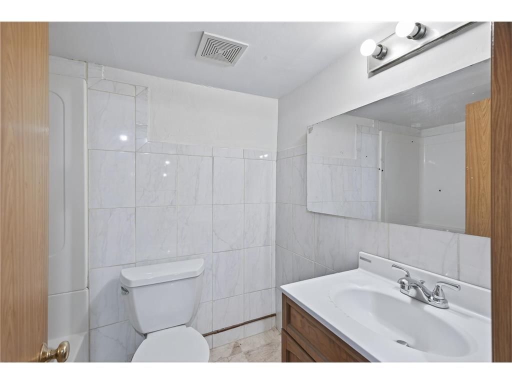 1067 Wilson Avenue Saint Paul MN 55106 7093546 image15